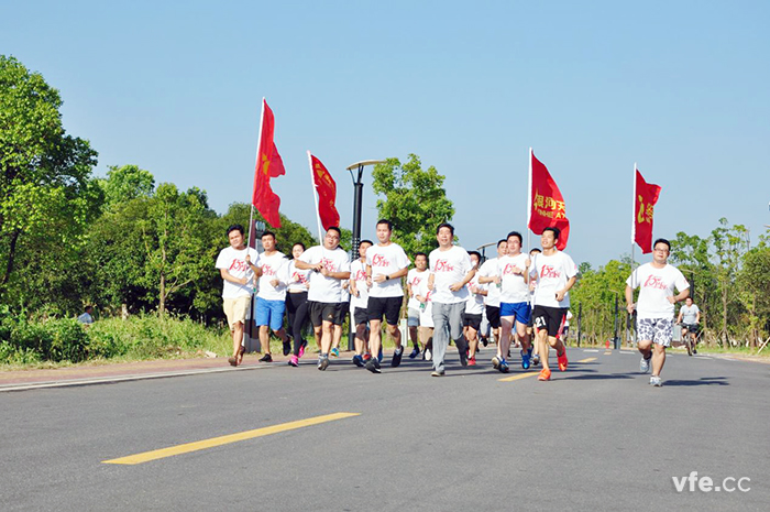 恒力長跑隊(duì)決戰(zhàn)松雅湖，再創(chuàng)佳績