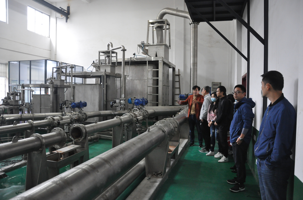 聯學聯創，半床棉被